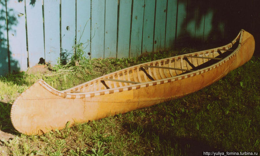 Девушка с веслом