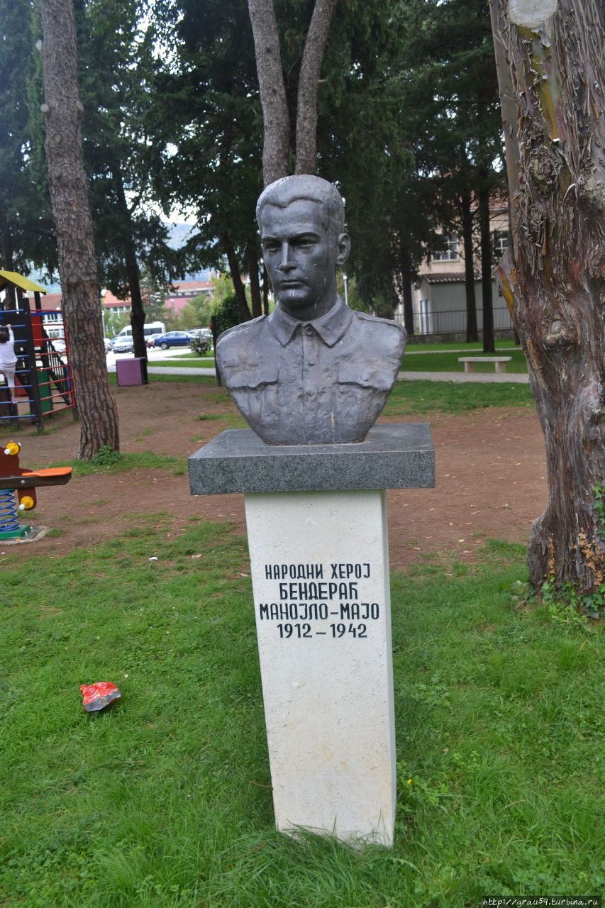 Памятник Бендерач Манойло-Майо / Monument to Манојло Бендераћ Мајо