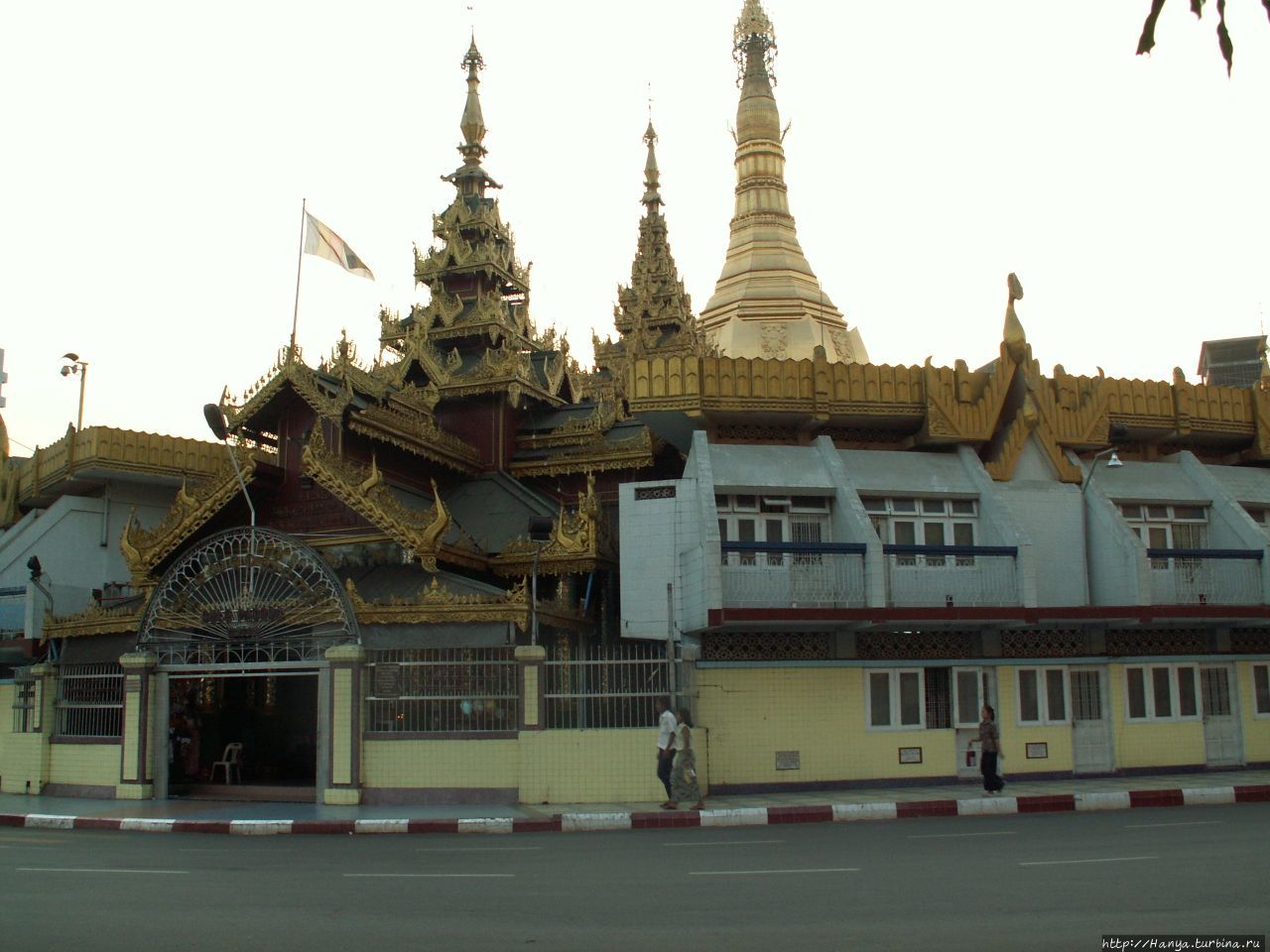 Пагода Суле в Янгуне