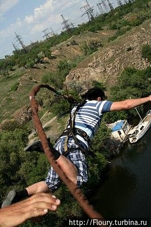 Прыгающие с моста Запорожье, Украина