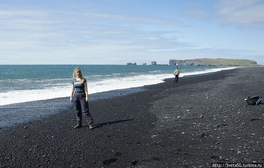 Пляж и скалы на южном побережье Исландии Южная Исландия, Исландия