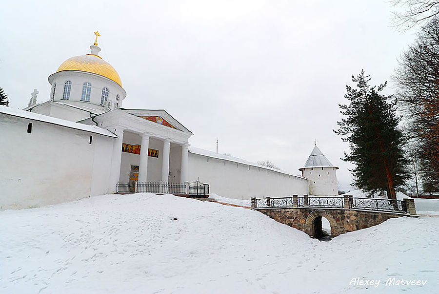 Псково-Печерский монастырь зимой Печоры, Россия