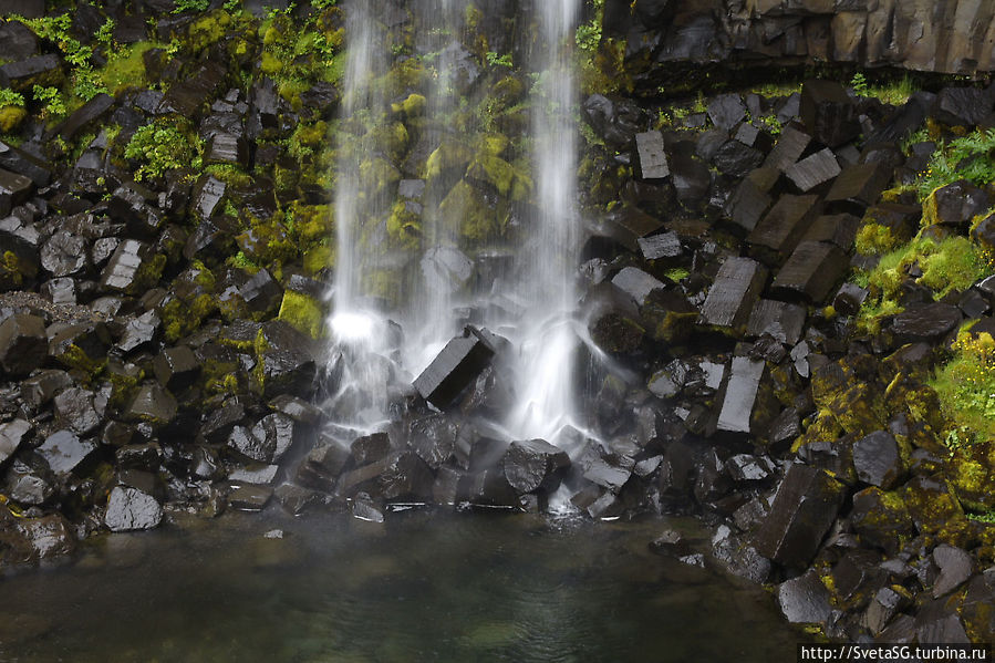 Svartifoss (Черный водопад) — необычное творение природы Свартифосс водопад, Исландия
