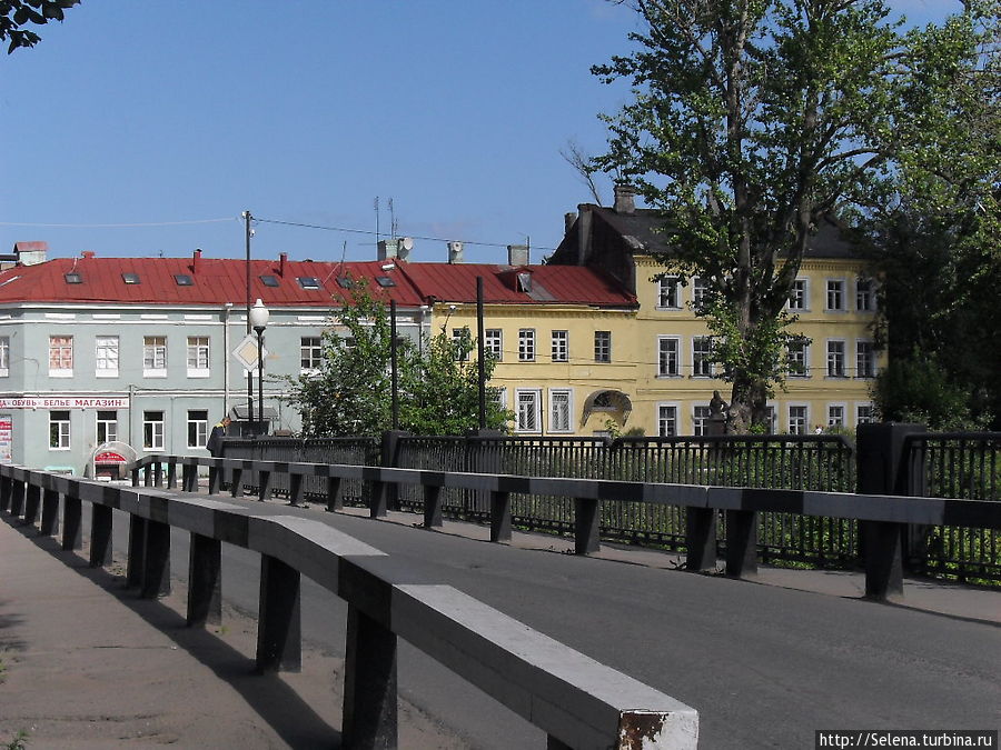 Прогулка по городу у истока  Невы Шлиссельбург, Россия