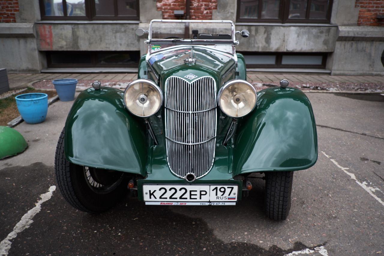 Москва из окна старого лимузина Москва, Россия