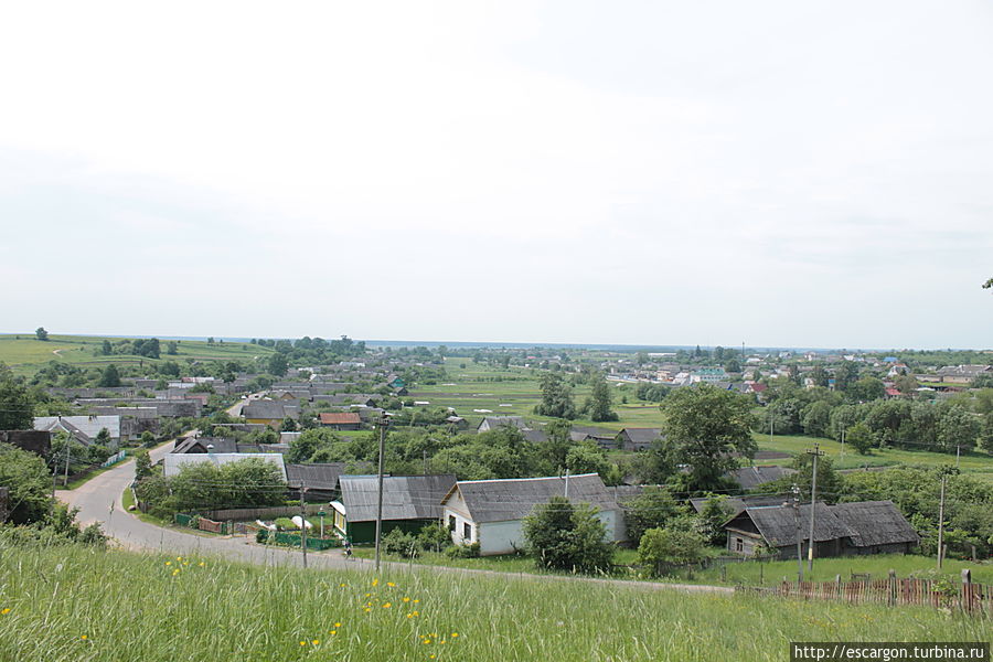 А может, это именно эта гора?

На всякий случай я поела на ней щавля :)
Авось, от чего-нибудь поможет...