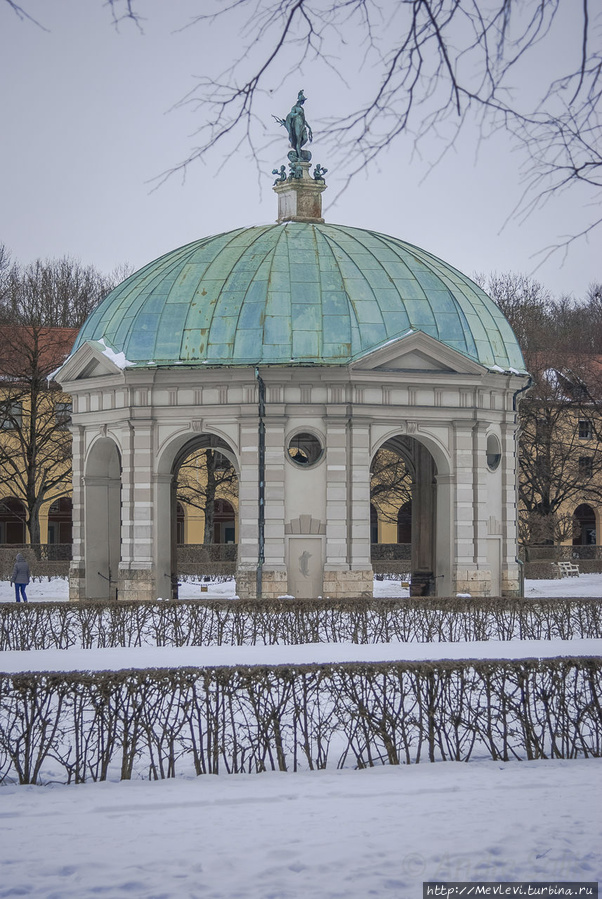 Парк в стиле барокко в центре Мюнхена Мюнхен, Германия
