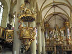 Городская церковь. Кафедра 1614 г. работы Ханса Вольфа — одно из самых интересных произведений искусства в оформлении церкви.