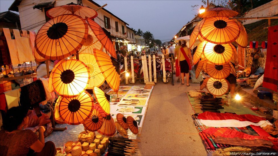 Ночной рынок. Фото из интернета Луанг-Прабанг, Лаос
