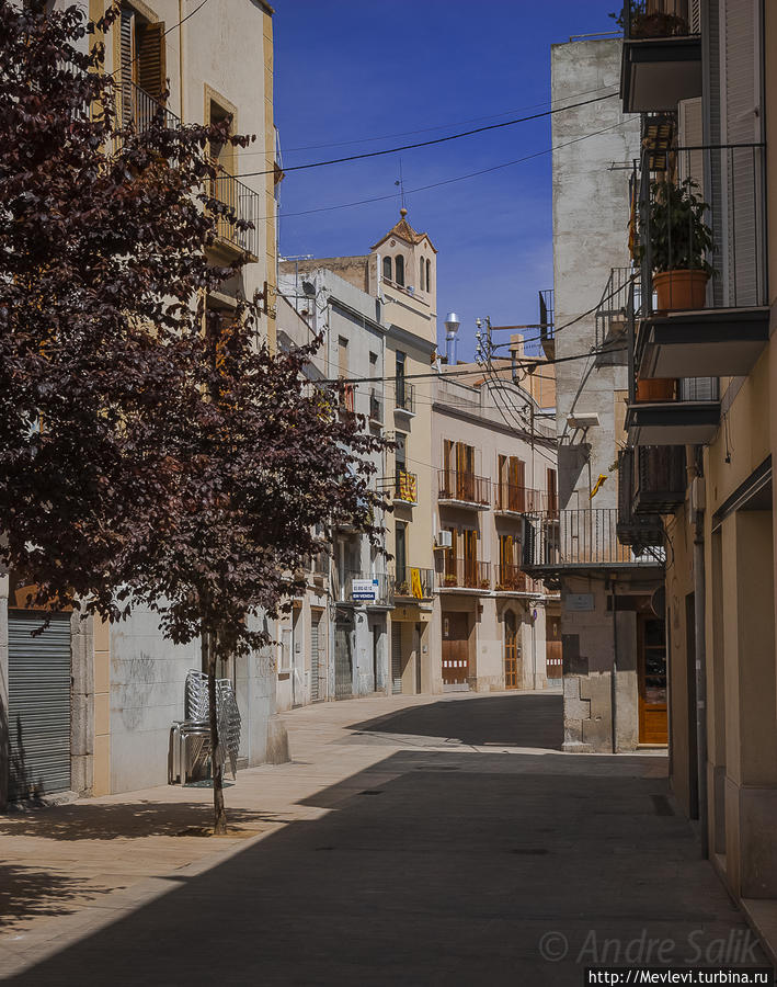 Симпатичный городок в Каталонии Виланова-и-ла-Жельтру, Испания