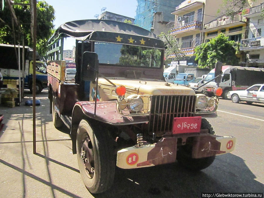 Транспорт Янгона. Грузовики Янгон, Мьянма
