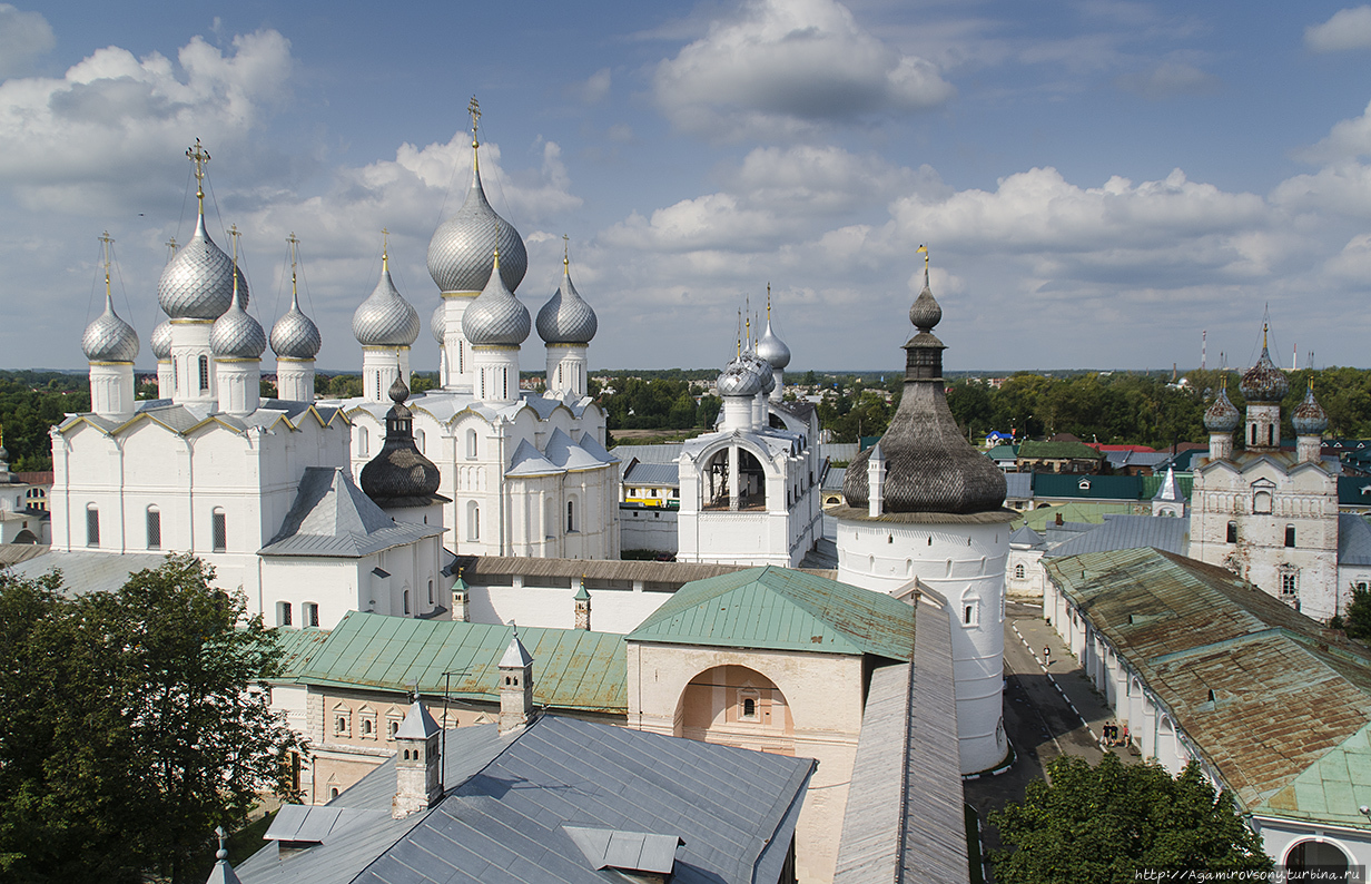 Ростовская входила. Достопримечательности Ростова Великого за 1. Покровские ворота Ростов Великий. Достопримечательности города Ростов Ярославской области за 1 день. Ростов Великий pokrovskie vorota.