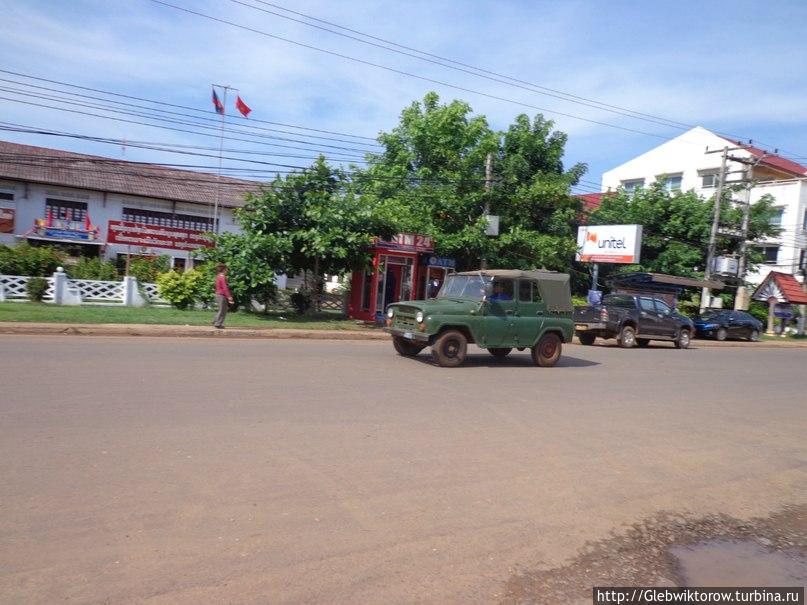 Советские легковые автомобили в Лаосе Лаос