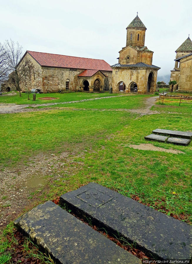 Гелатский монастырь Мотсамета, Грузия