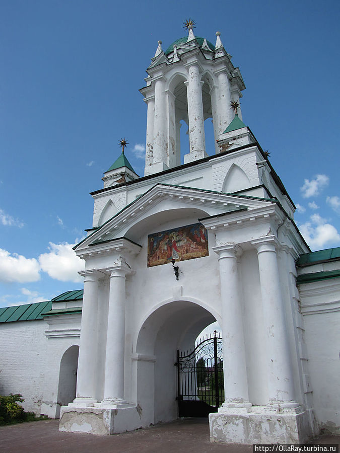 Спасо-Яковлевский монастырь: изящество, красота и мир Ростов, Россия