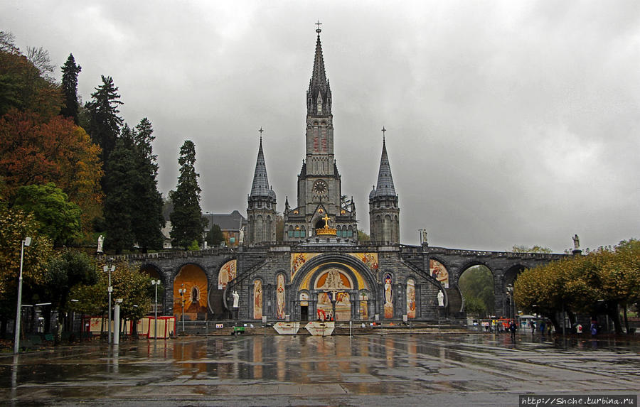 Базилика Норд-Дам-дю-Розэр в Лурде Лурд, Франция