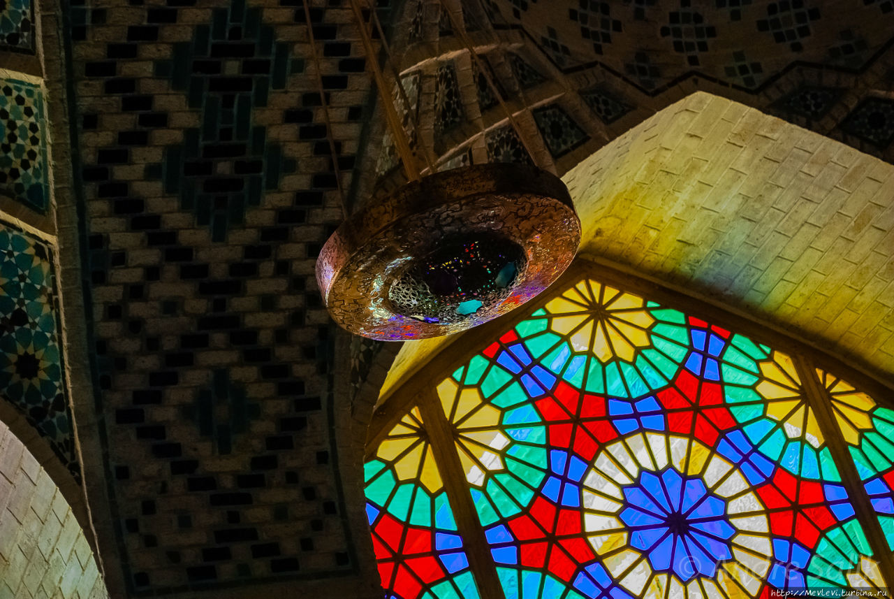 Иран. Шираз. Мечеть Насир аль-Мульк