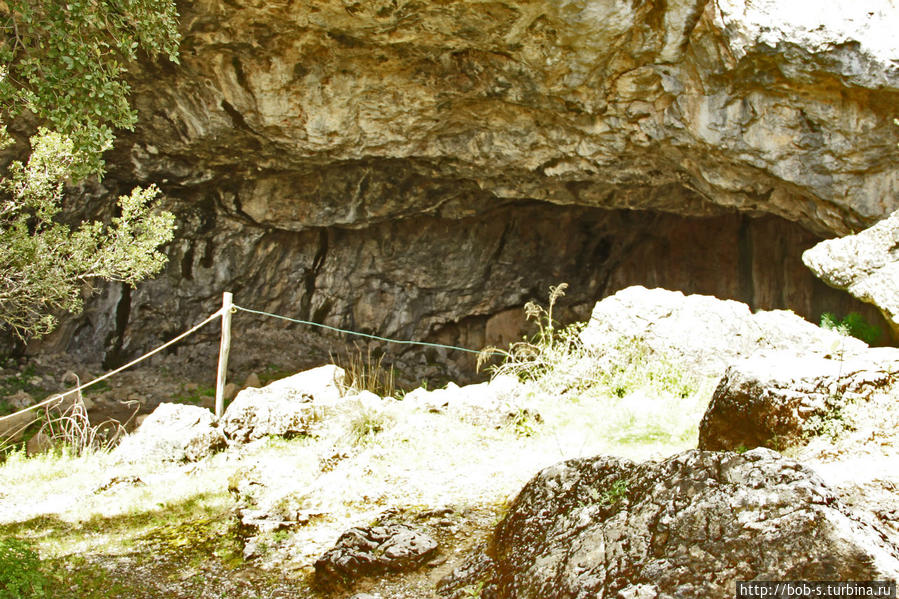 вход в пещеру Остров Крит, Греция