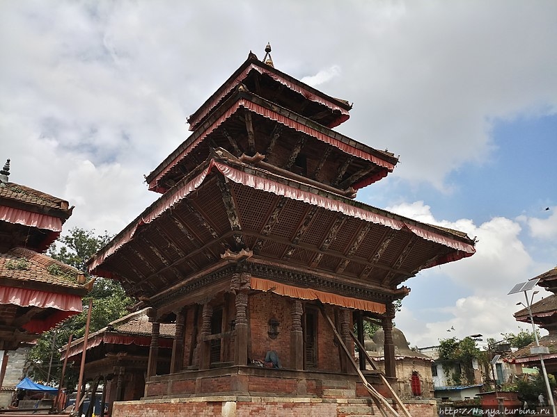 Храм Махавишну. Из интерн
