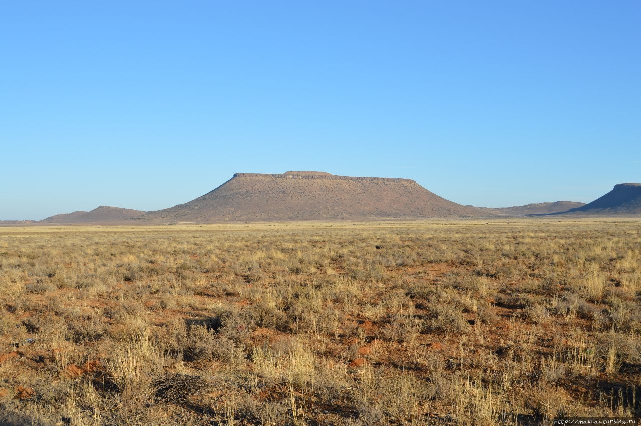 ЮАР. Поперёк на автомобиле Ньюкасл, ЮАР ЮАР. Поперёк на автомобиле Ньюкасл, ЮАР