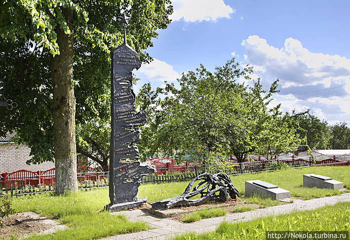 Братская могила советских воинов и партизан Витебская область, Беларусь