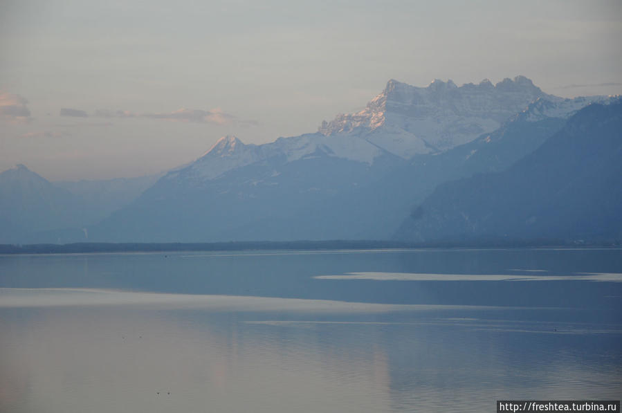 Легендарная природная красота Швейцарской Ривьеры вполне заслуживает отдельного репортажа. Ждите — уже скоро :) Веве, Швейцария