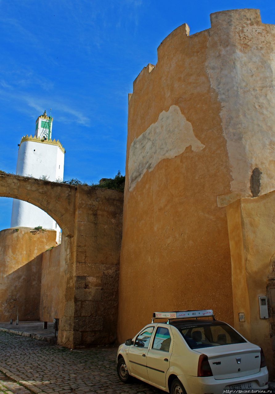 Марокканский колорит внутри старой португальской крепости