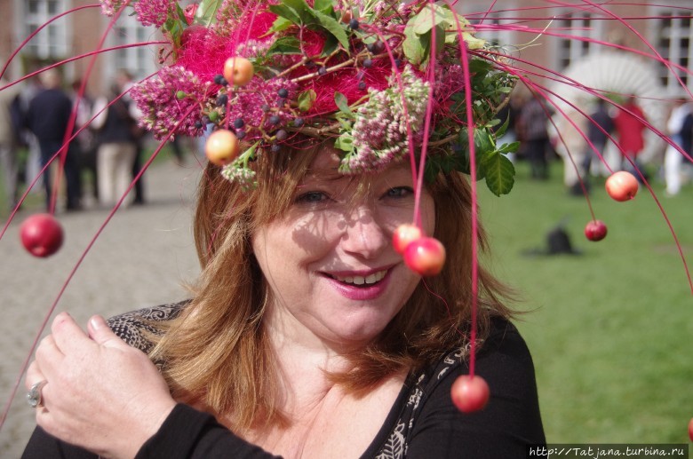 Конкурс  шляпок на фестивале цветов  Fleur Amour