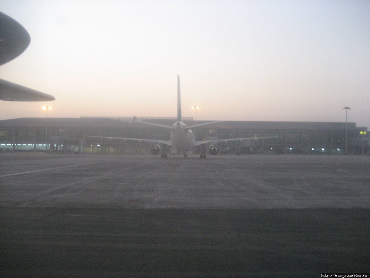 Вылет из местного аэропорта Янгуна Янгон, Мьянма