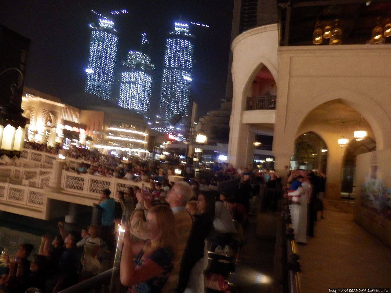 Лучший вид на  поющий фонтан в Дубае Дубай, ОАЭ