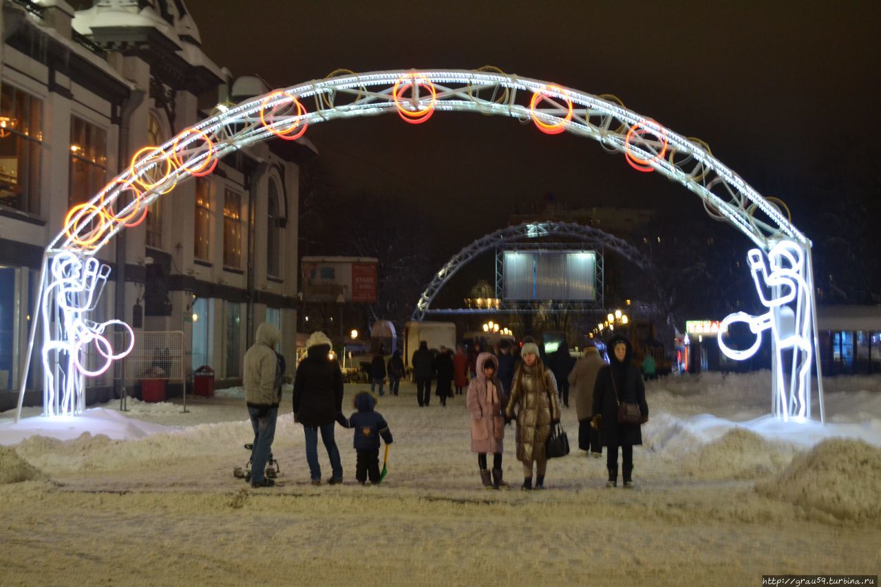 Новогодние огни ночного Саратова Саратов, Россия