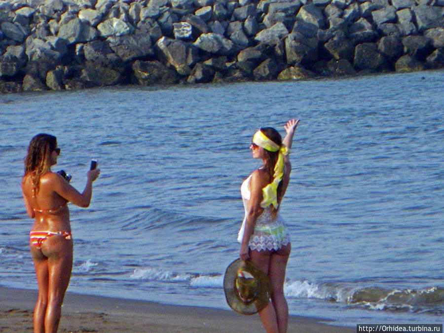 Забавная пляжная традиция Фуджейра, ОАЭ