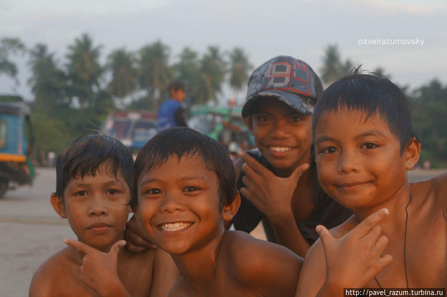 Дети Филиппин Остров Самал, Филиппины