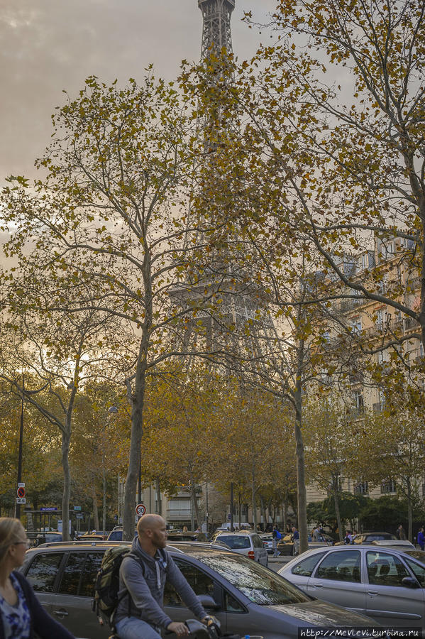 Вокруг Эйфелевой башни Париж, Франция