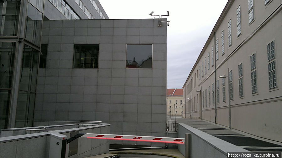 по этому проходу можно пройти