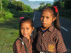 Индонезийские школьницы.
