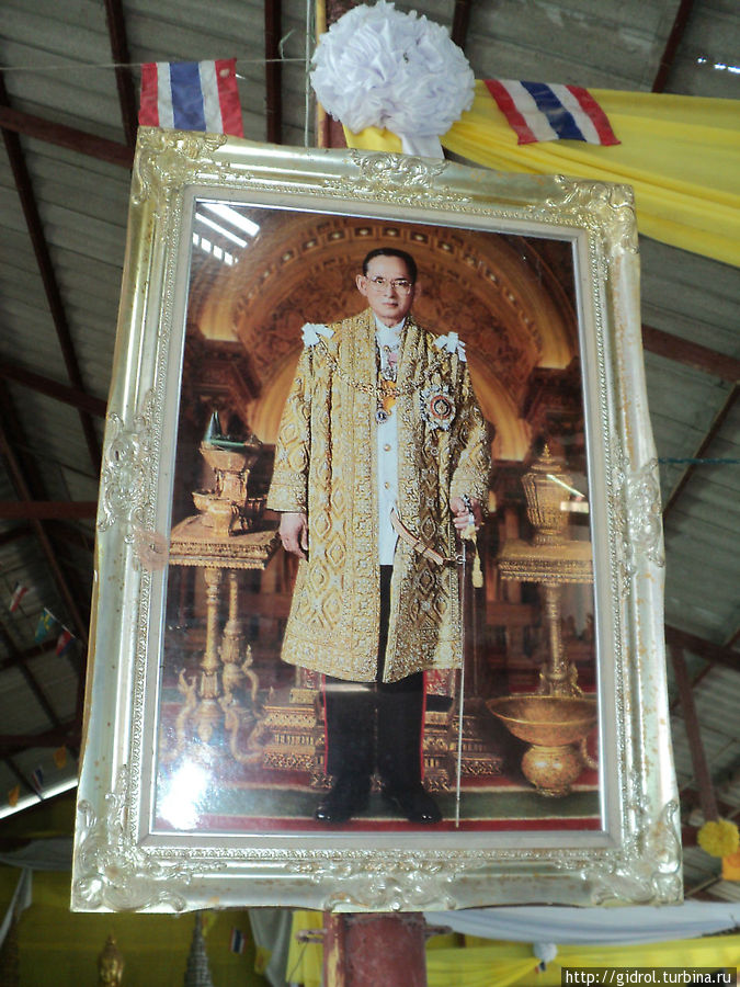 Портрет Короля Таиланда. Пхукет, Таиланд