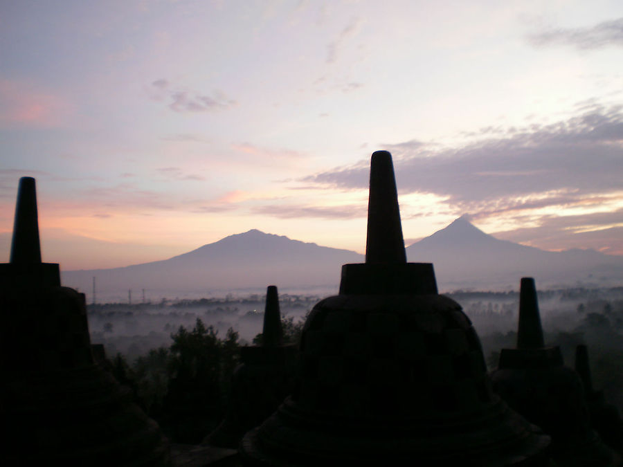 Рассвет на Боробудуре Боробудур, Индонезия
