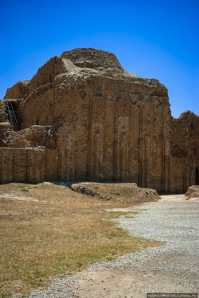 Древний зороастрийский храм. Иран.