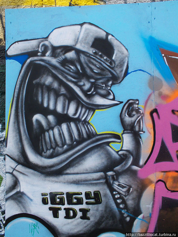 Уличное граффити в Португалии Португалия