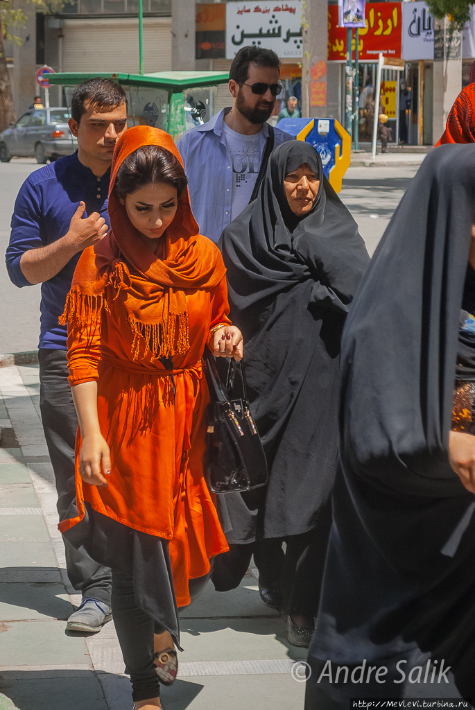 На высоте 2,000 Керманшах, Иран