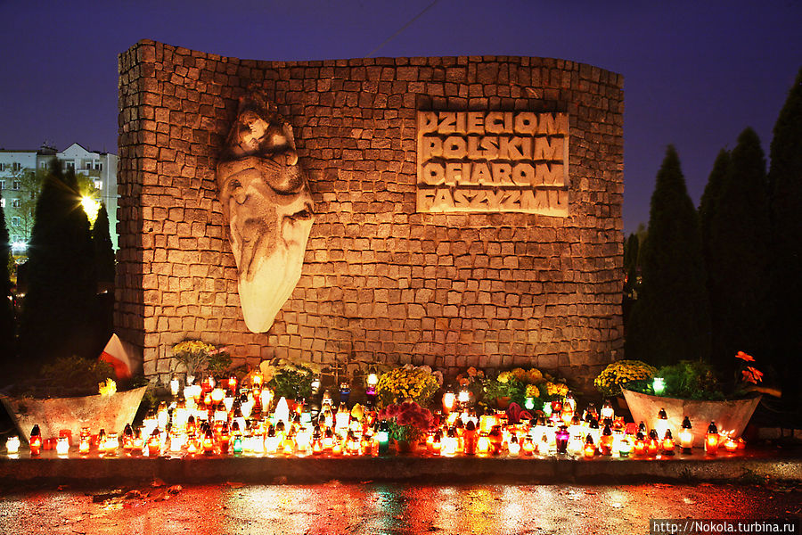 Памятник детям- жертвам фашизма Торунь, Польша