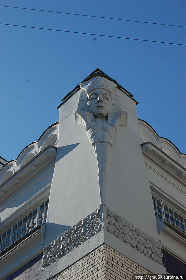 Особняк Скворцова (ул. Е.Ф. Григорьева 49). Сфинкс