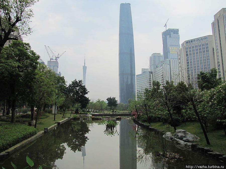 Прогулка по парку Гуанчжоу, Китай