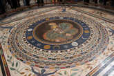 Афина в эгиде,римская мозаика окруженная рамкой 18 века.