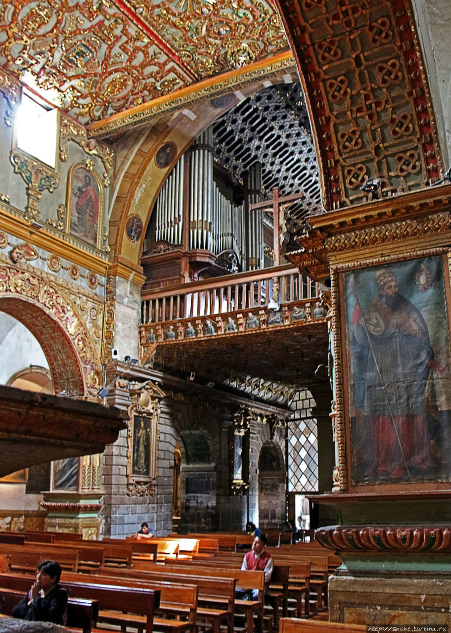 Роскошная! Церковь святого Францизска в Кито