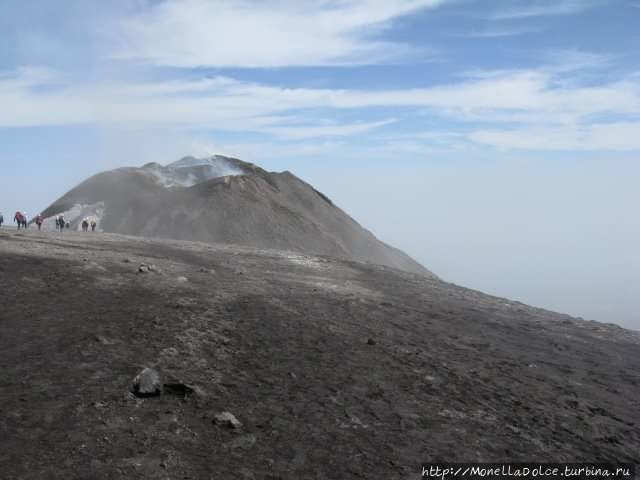 Sommitali центральные кратеры вулкана ETNA Вулкан Этна Национальный Парк (3350м), Италия