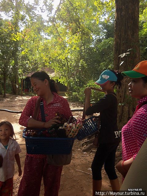 Торговка сладостями. Ангкор (столица государства кхмеров), Камбоджа