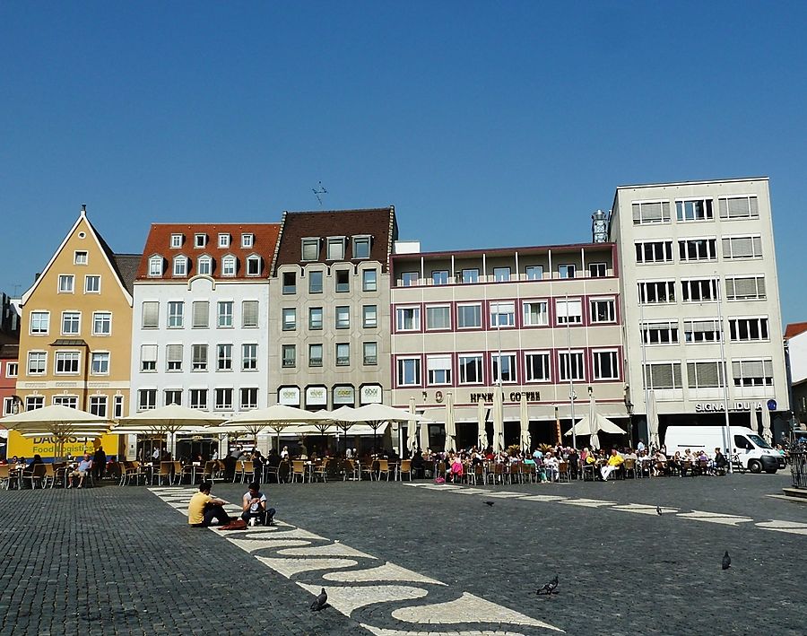 На Раутхафплац