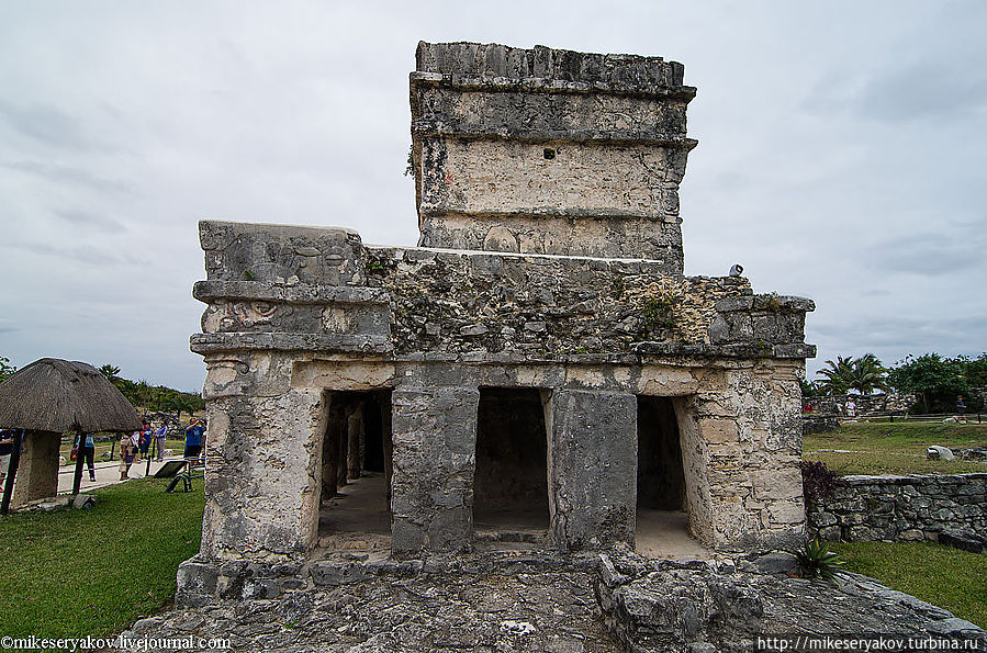 Городище майя на берегу Карибского моря Тулум, Мексика